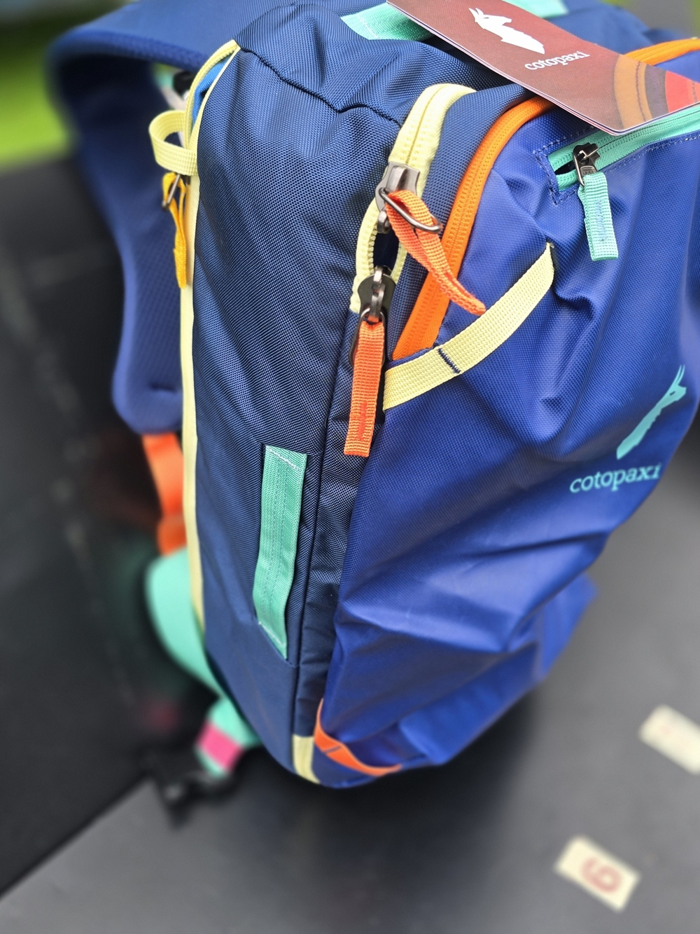 Cotopaxi Allpa 28 Travel Backpack — Vibrant Blue Travel Bag - Picture 3 of 4